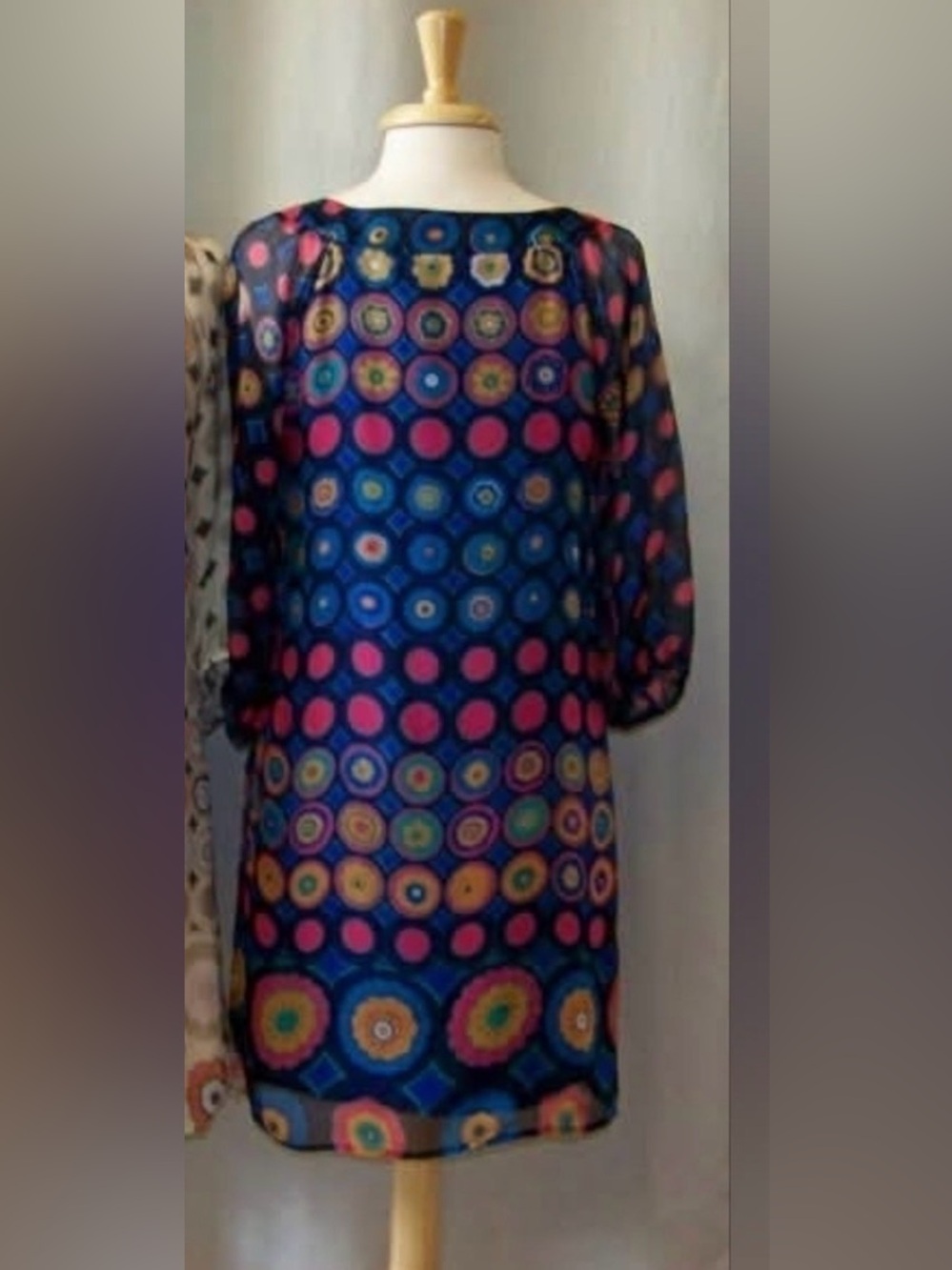 100% Silk Retro Flower V Neck Lined Tunic Dress. Size Small